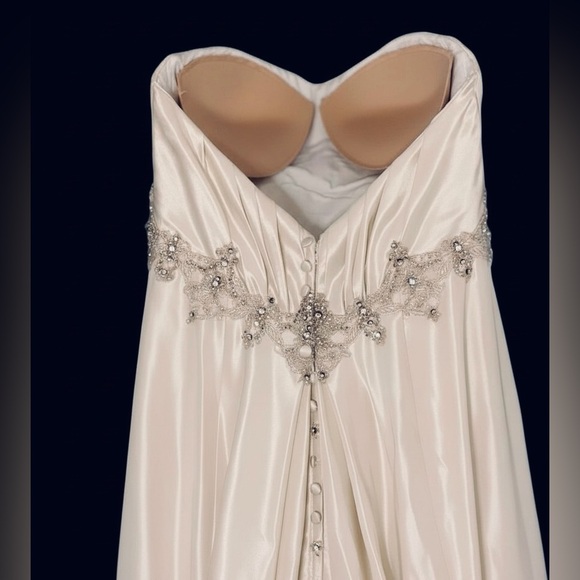 Allure Bridals Fit & Flare Embellished Satin Ivory Dress Wedding Bridal Gown - Picture 7 of 8